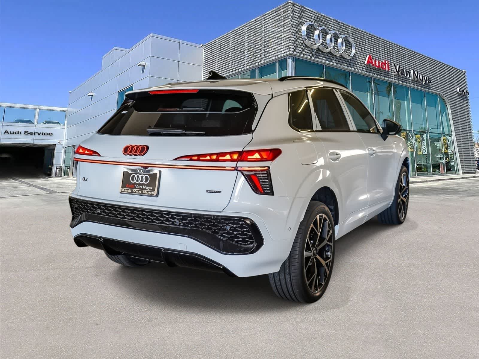 Thumbnail: 2026 Audi Q3 - 4
