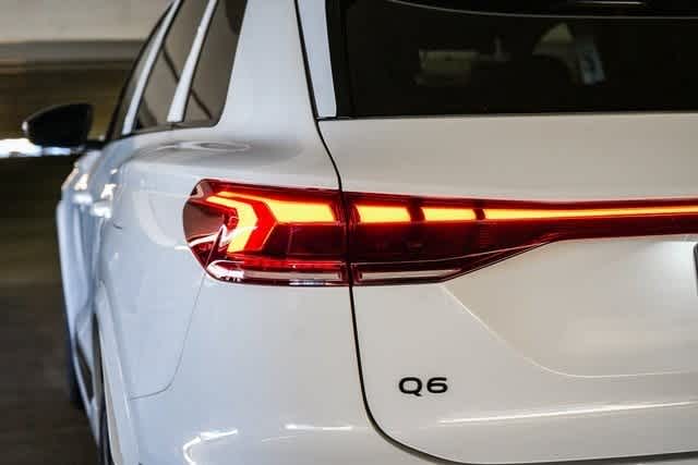 Thumbnail: 2025 Audi Q6 e-tron - 10