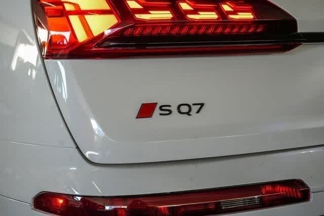 Thumbnail: 2025 Audi SQ7 - 13