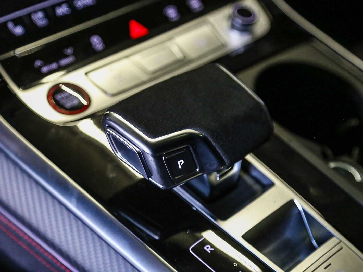 Thumbnail: 2026 Audi RS Q8 - 19