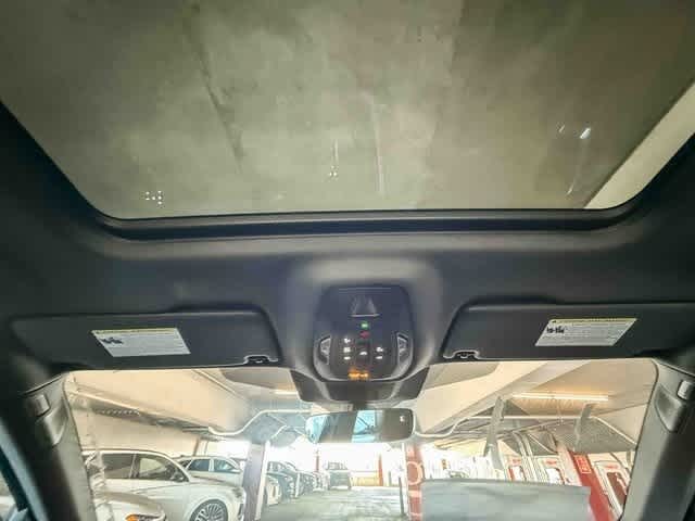 Thumbnail: 2025 Audi Q5 - 16