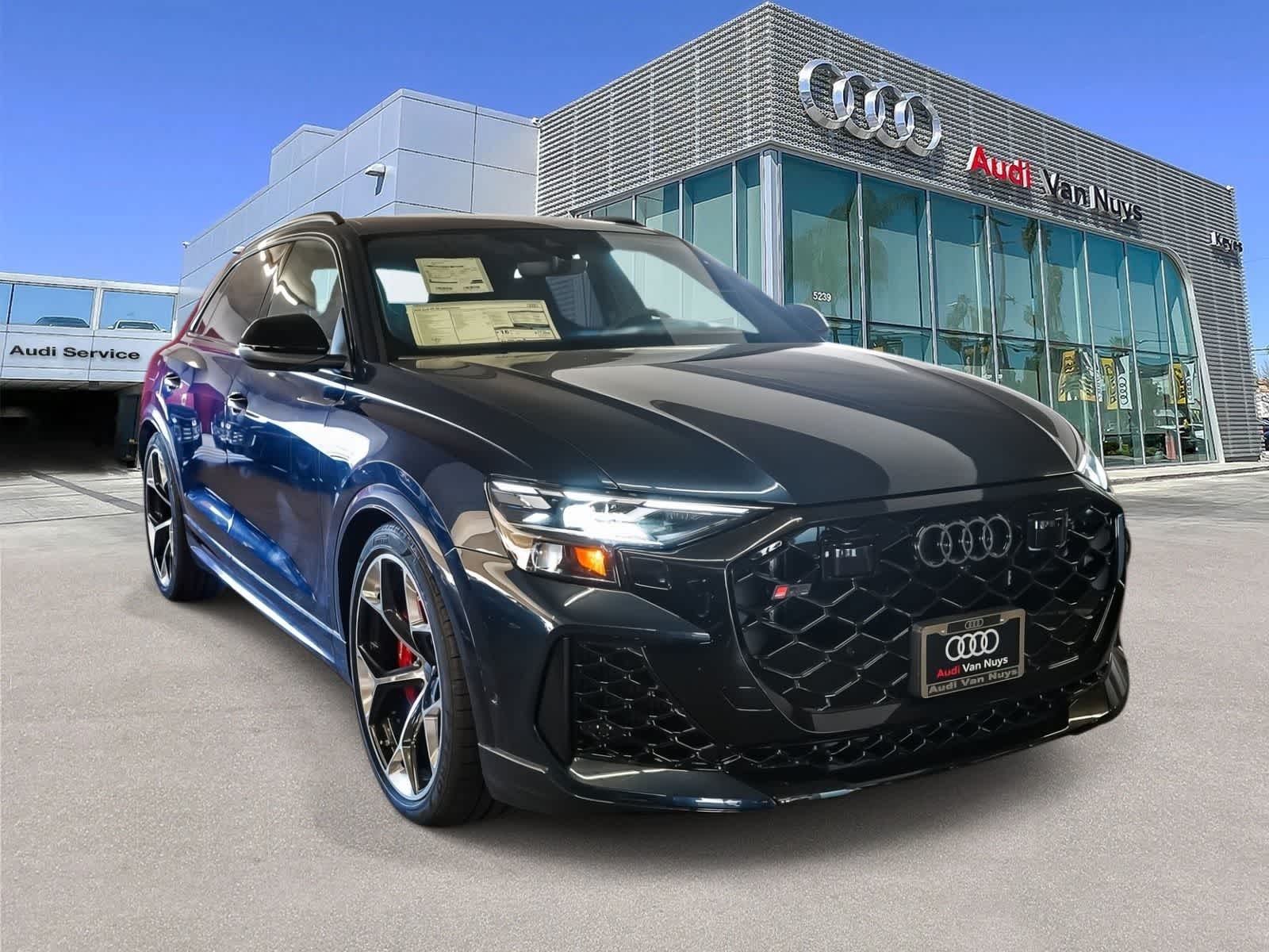 Thumbnail: 2026 Audi RS Q8 - 3
