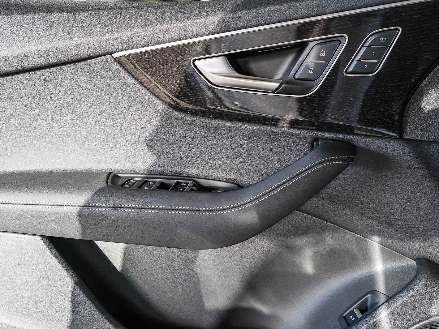 Thumbnail: 2026 Audi Q7 - 21