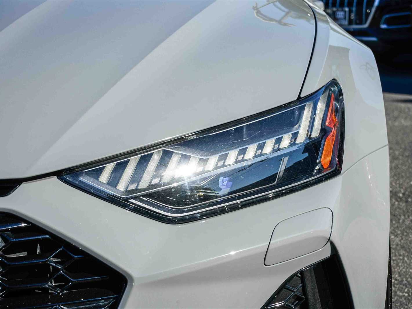 Thumbnail: 2022 Audi RS 7 - 7