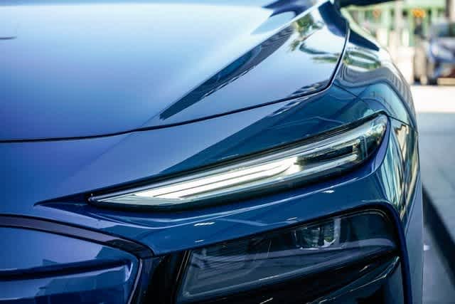 Thumbnail: 2025 Audi e-tron S - 7