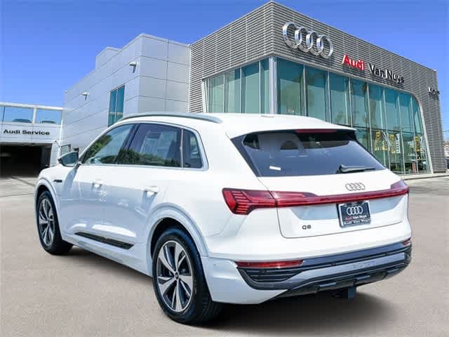 Thumbnail: 2024 Audi Q8 e-tron - 2