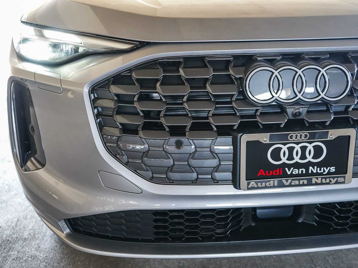 Thumbnail: 2026 Audi Q5 - 11