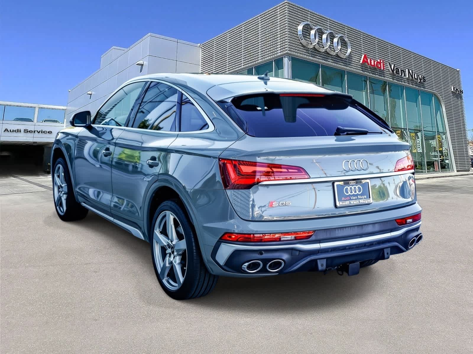 Thumbnail: 2022 Audi SQ5 - 2