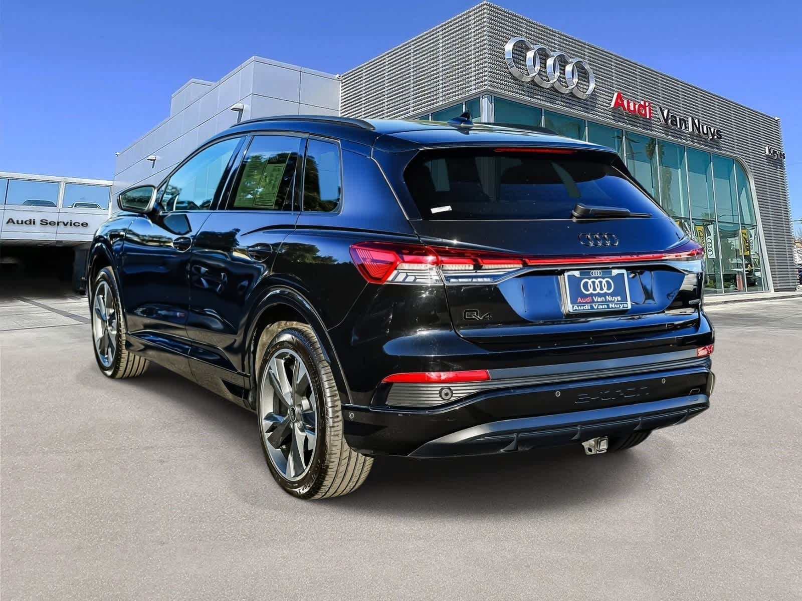 Thumbnail: 2024 Audi Q4 e-tron - 2