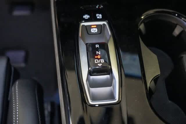 Thumbnail: 2025 Audi SQ6 e-tron - 28