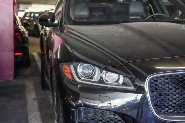 Thumbnail: 2019 Jaguar F-Pace - 5