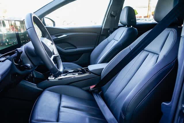 Thumbnail: 2025 Audi Q6 e-tron - 17