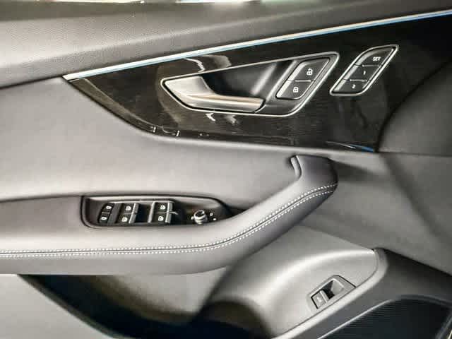 Thumbnail: 2025 Audi Q7 - 21