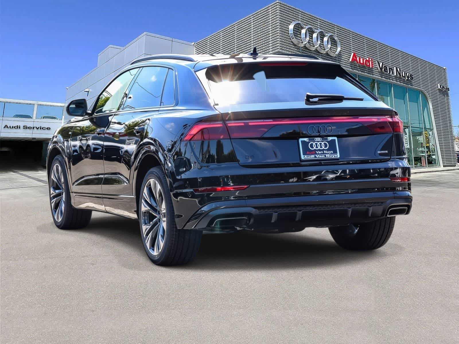 Thumbnail: 2026 Audi Q8 - 2