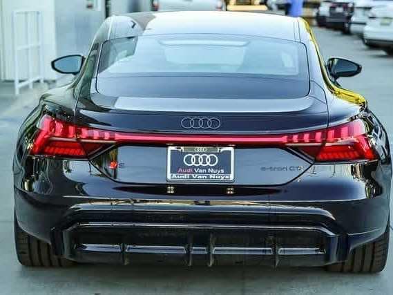 Thumbnail: 2026 Audi e-tron GT - 8