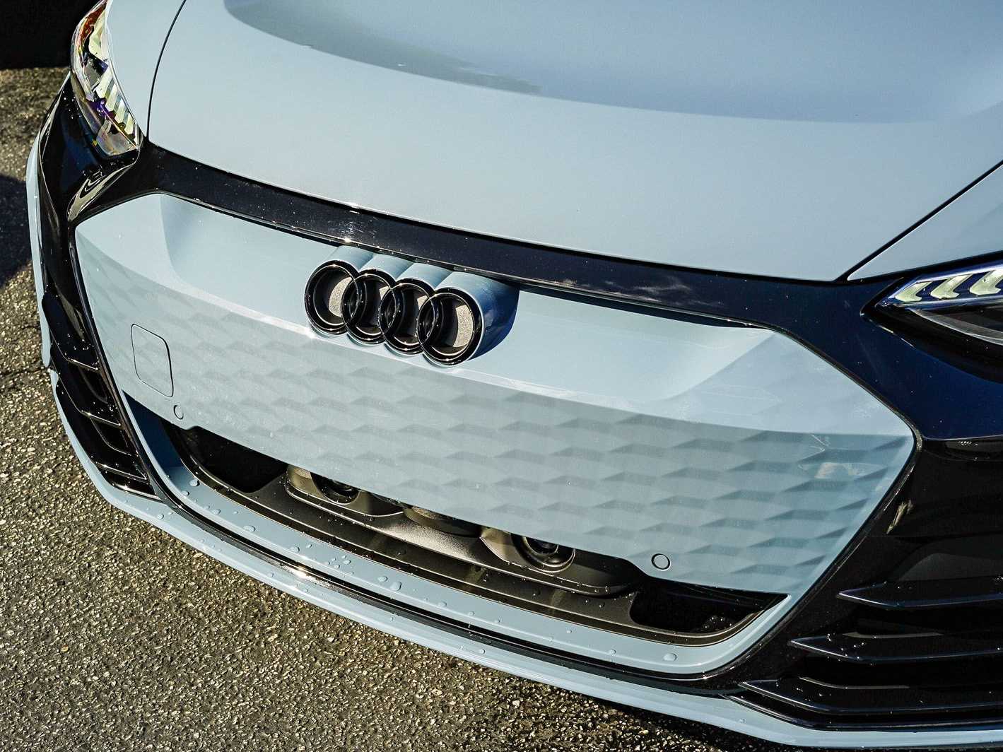 Thumbnail: 2024 Audi RS e-tron GT - 8