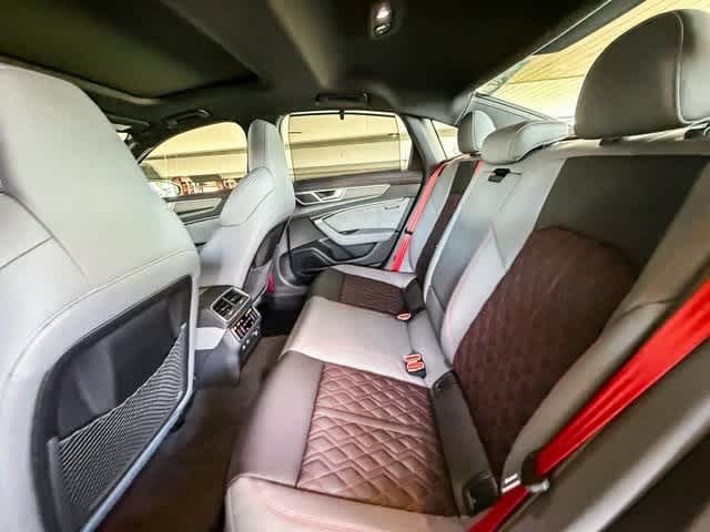 Thumbnail: 2025 Audi S6 - 18