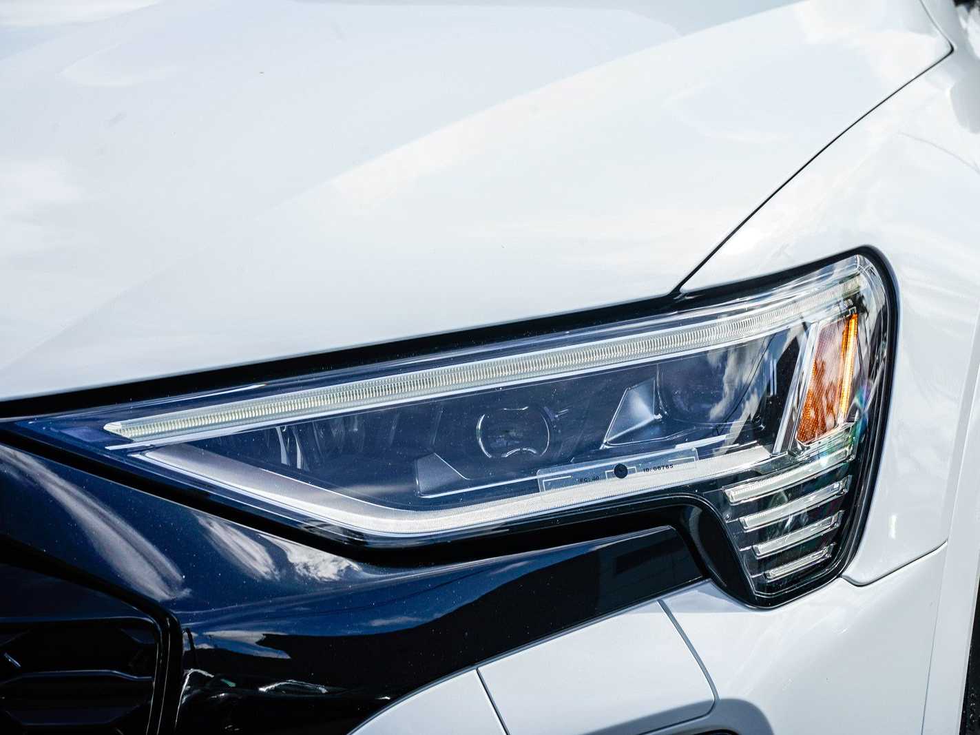 Thumbnail: 2024 Audi Q8 e-tron - 7