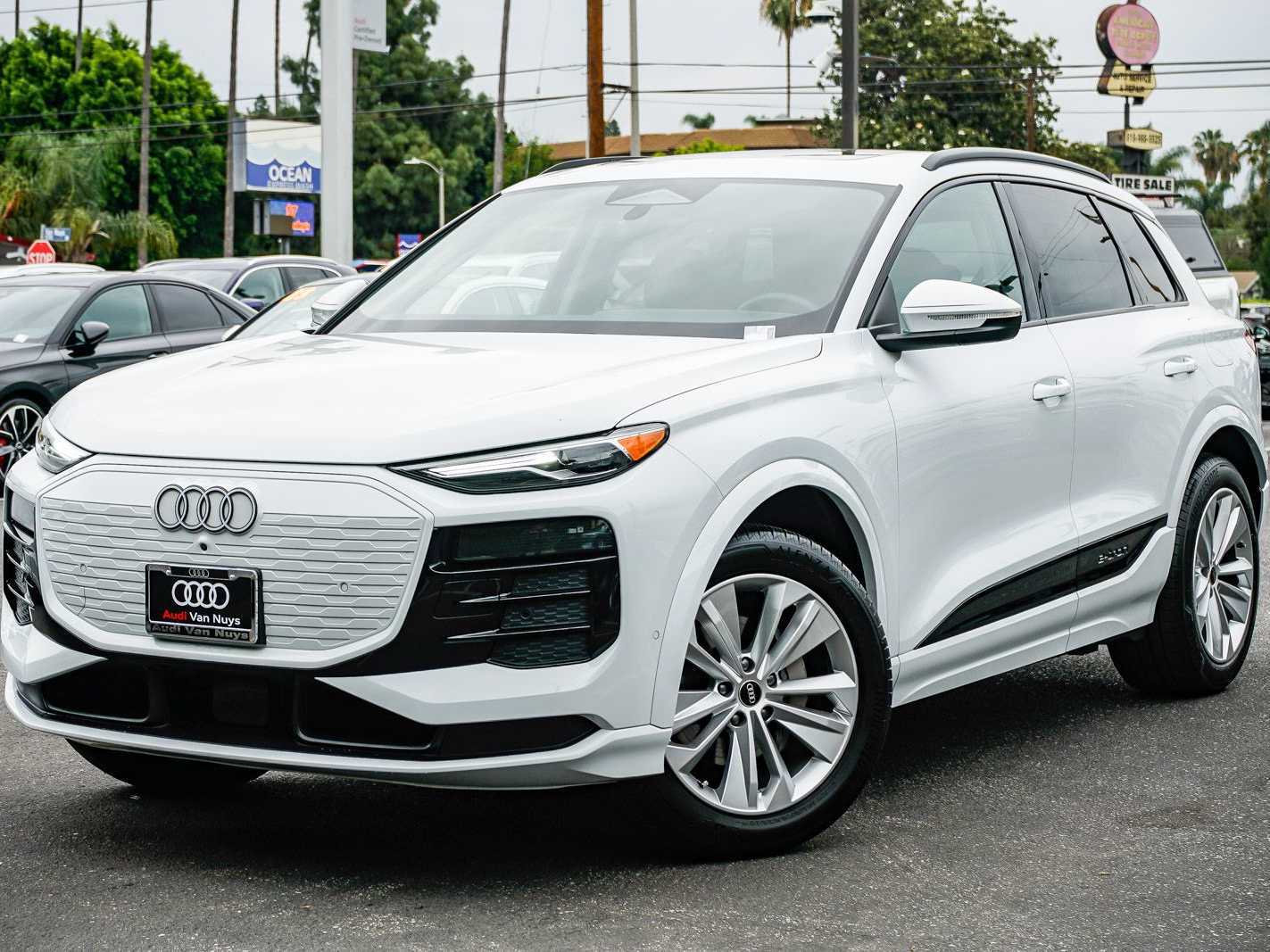 2025 Audi Q6 e-tron Premium -
                  Sherman Oaks, CA