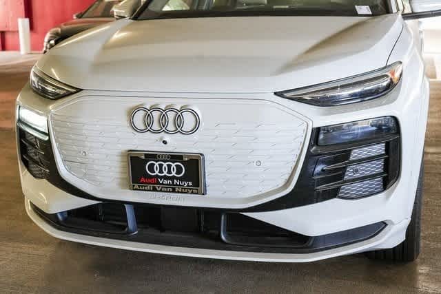 Thumbnail: 2025 Audi Q6 e-tron - 8