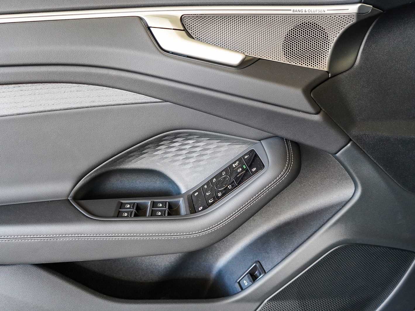 Thumbnail: 2026 Audi A6 - 21