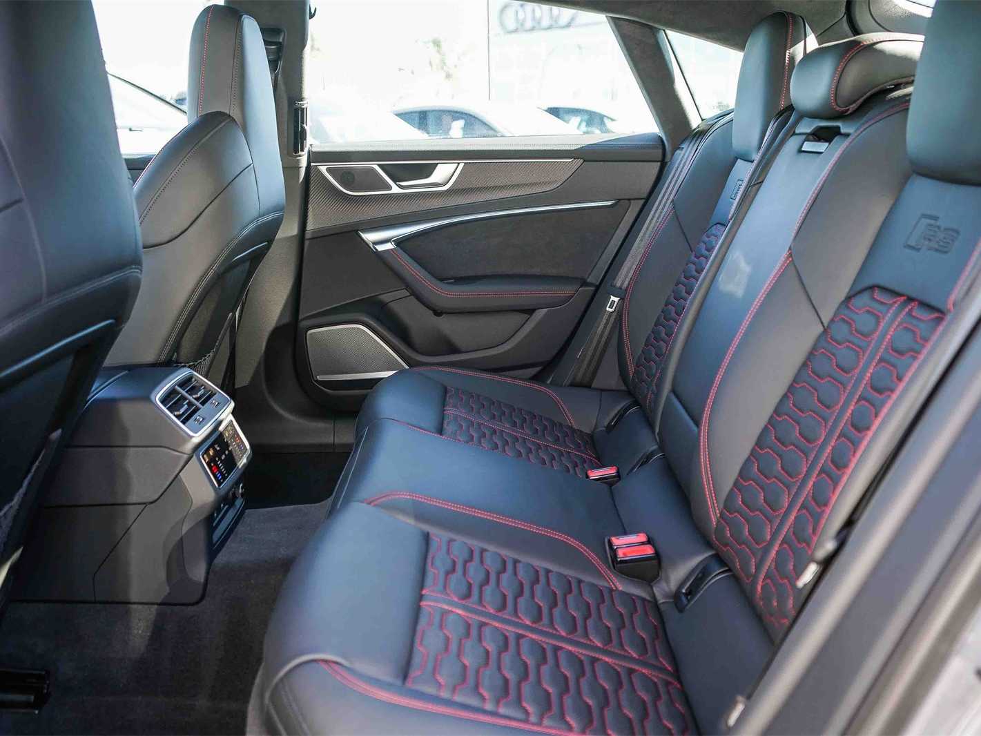 Thumbnail: 2022 Audi RS 7 - 18