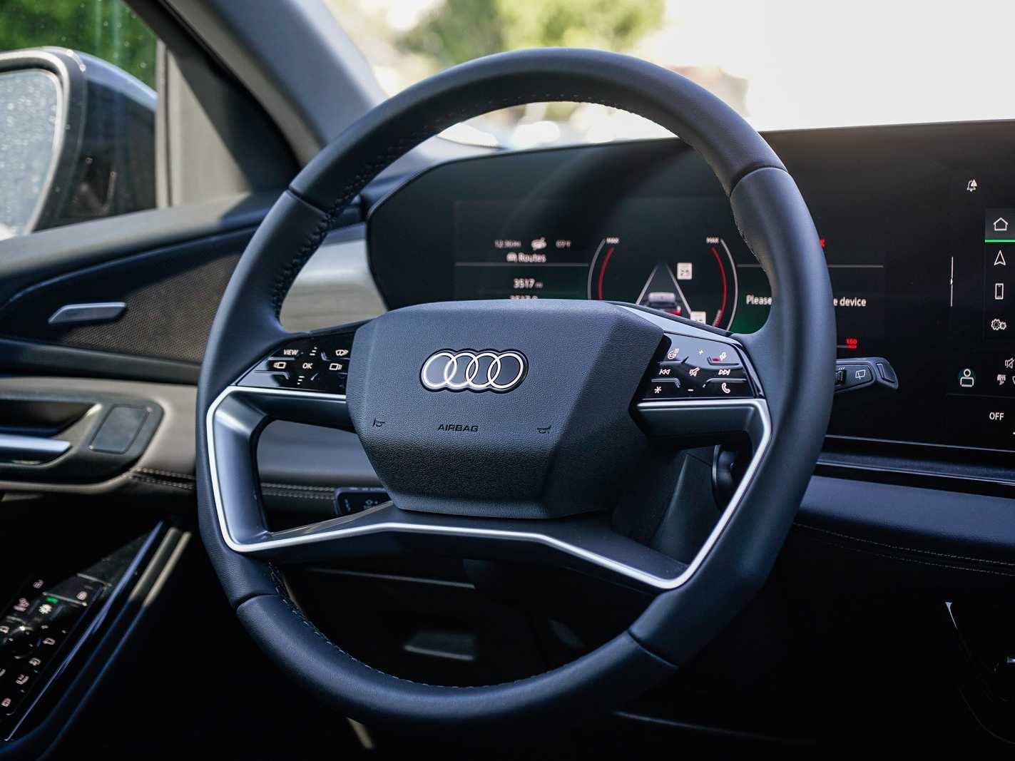 Thumbnail: 2025 Audi Q6 e-tron - 15