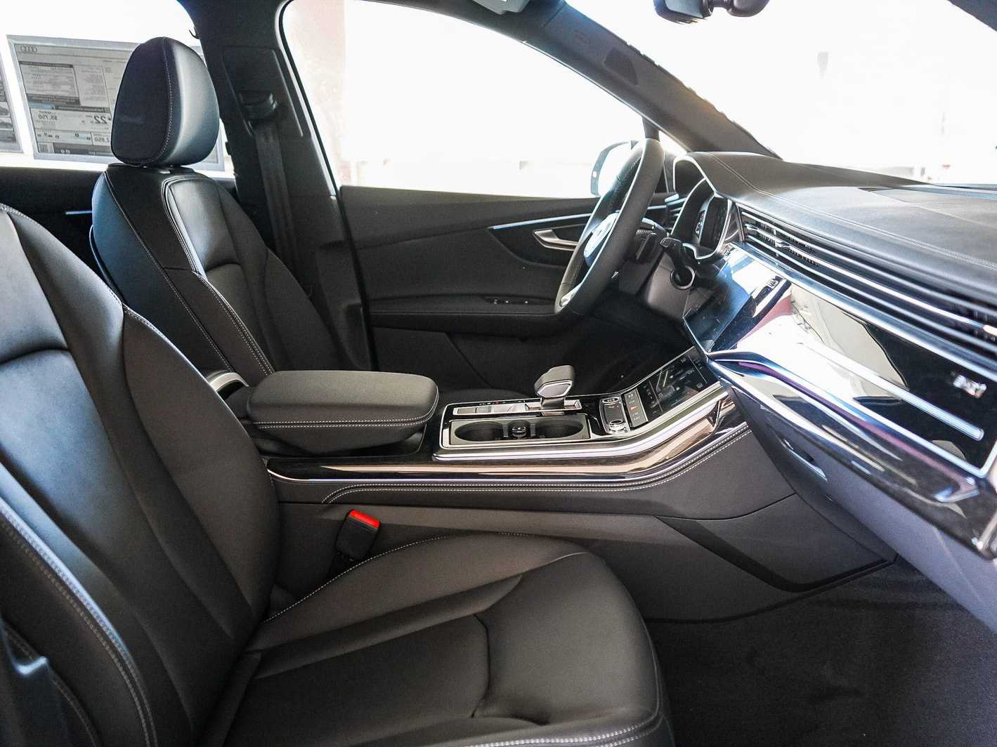 Thumbnail: 2026 Audi Q7 - 17