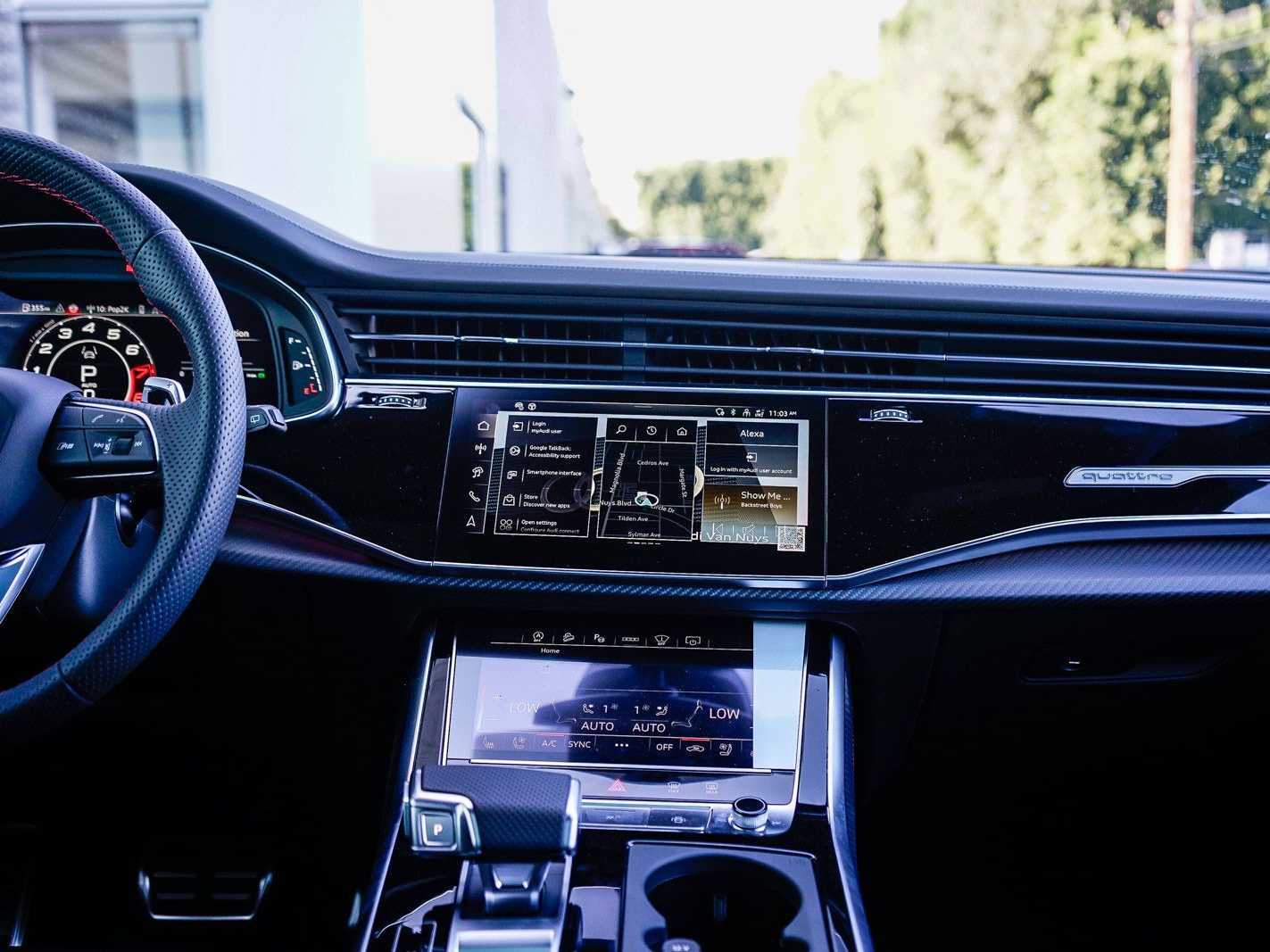 Thumbnail: 2025 Audi RS Q8 - 12