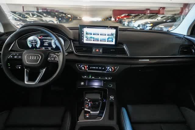 Thumbnail: 2025 Audi Q5 - 16