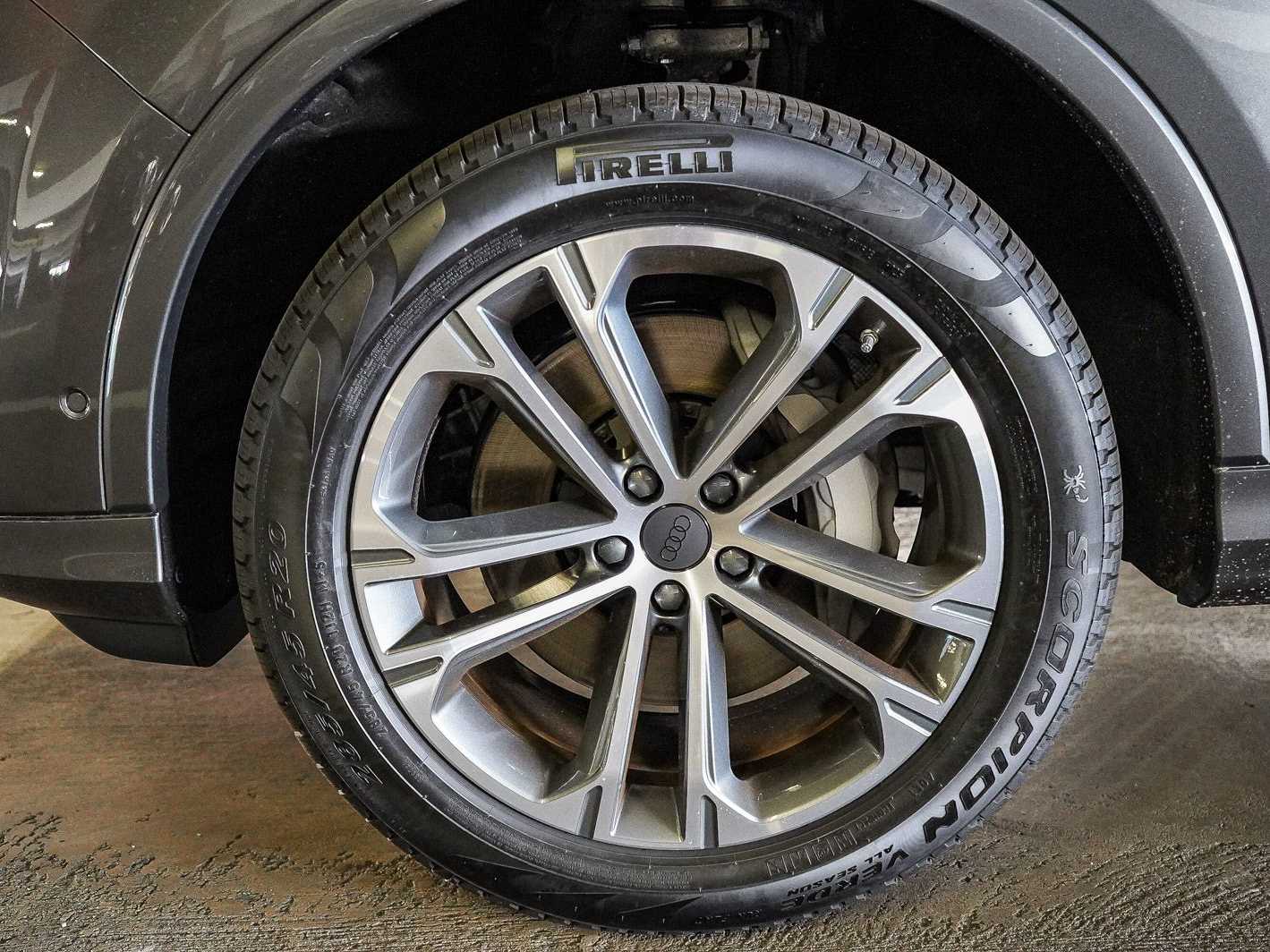 Thumbnail: 2026 Audi Q7 - 9