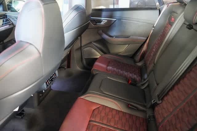 Thumbnail: 2025 Audi RS Q8 - 28