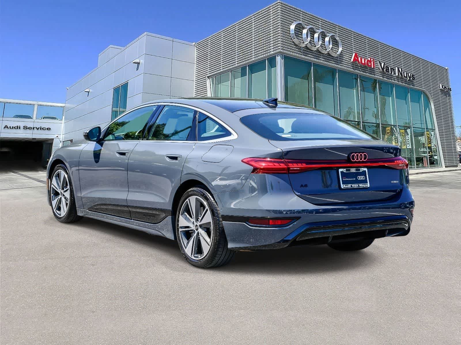 Thumbnail: 2025 Audi e-tron - 2