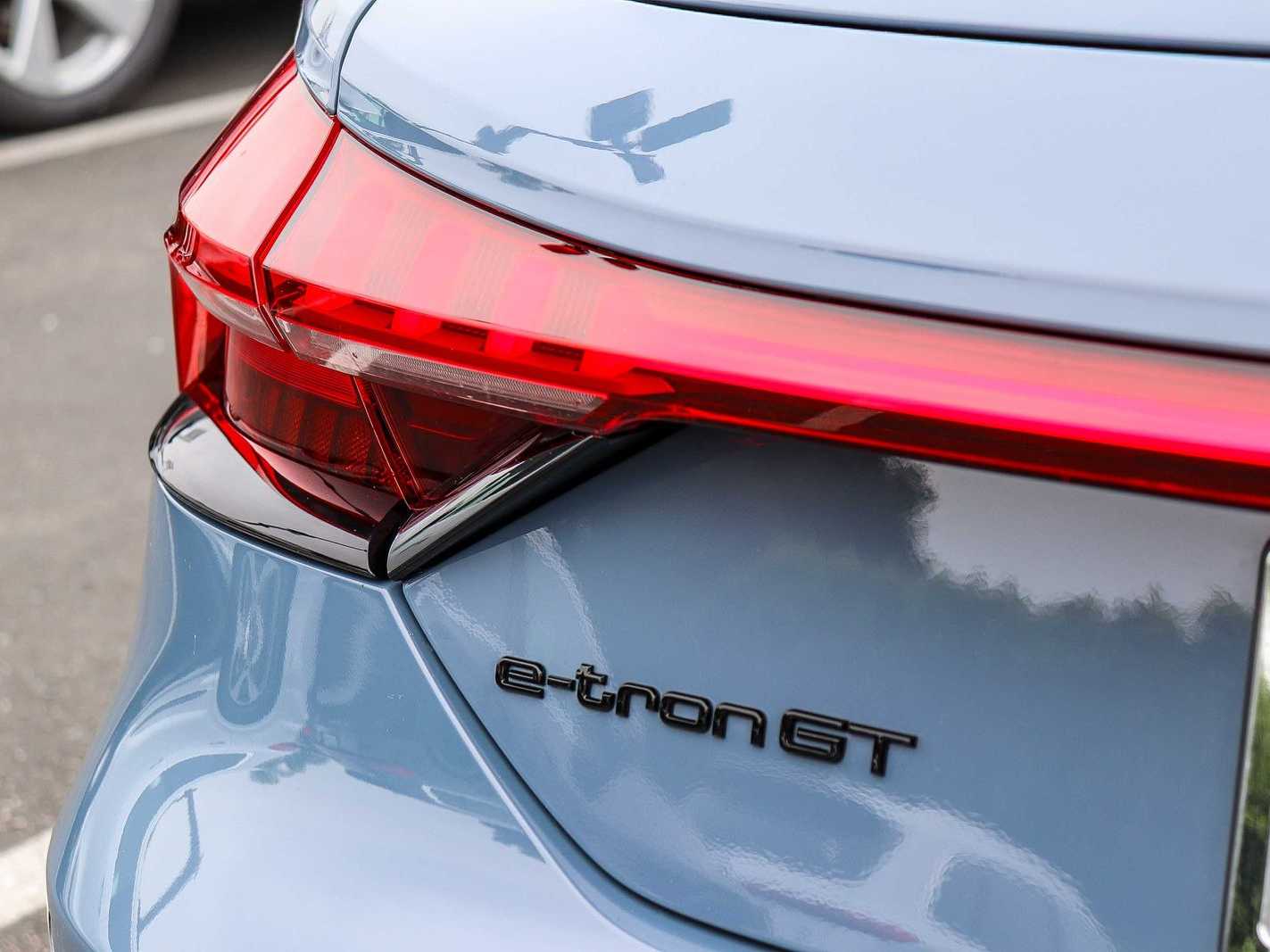 Thumbnail: 2023 Audi e-tron GT - 11