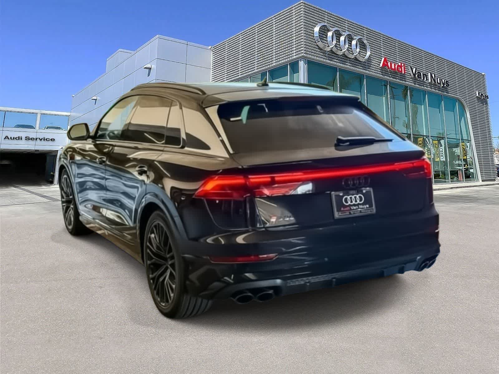 Thumbnail: 2026 Audi SQ8 - 6