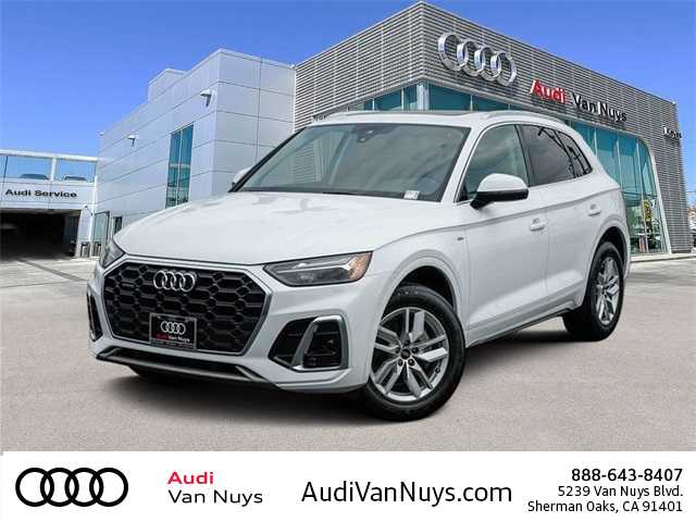 Thumbnail: 2022 Audi Q5 - 1