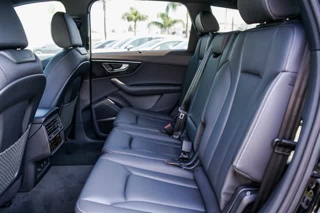 Thumbnail: 2025 Audi Q7 - 18