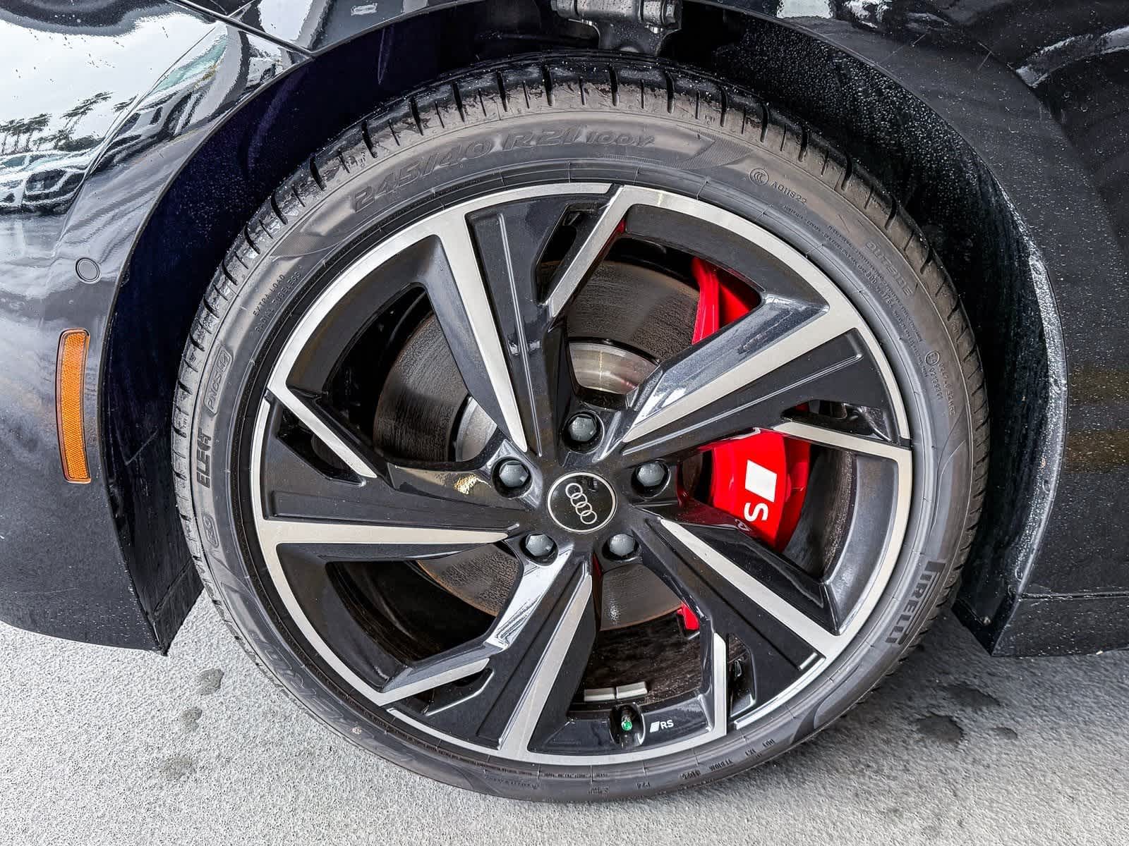 Thumbnail: 2025 Audi e-tron S - 9