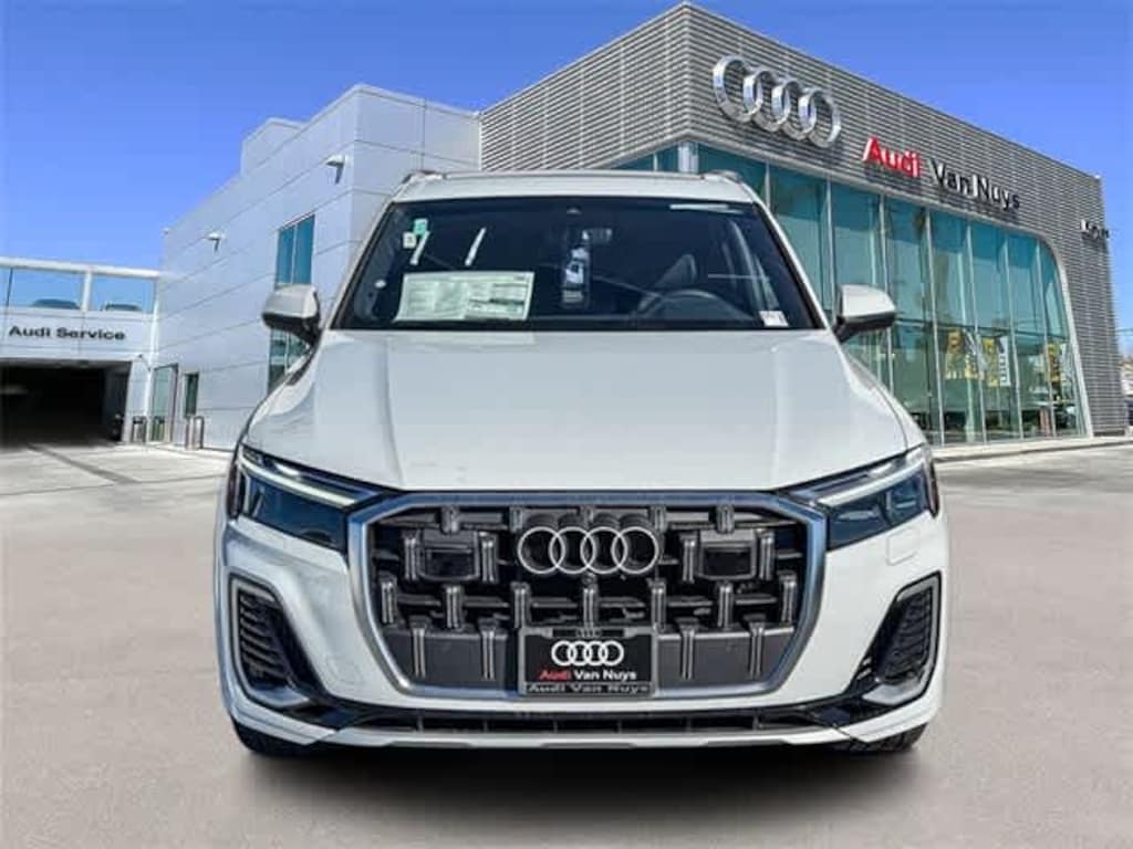 New 2025 Audi Q7 55 Premium Plus SUV