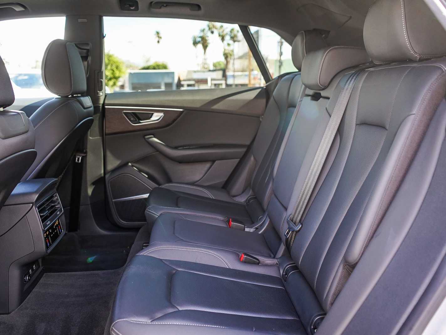 Thumbnail: 2019 Audi Q8 - 18