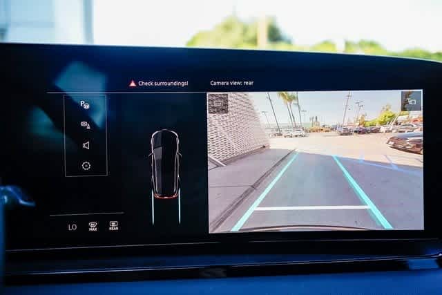 Thumbnail: 2025 Audi Q6 e-tron - 23