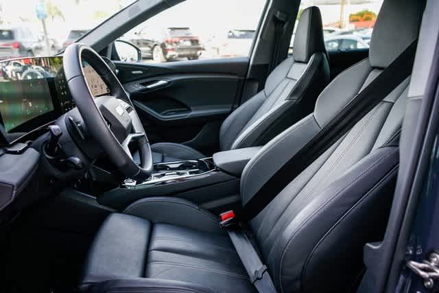 Thumbnail: 2025 Audi Q6 e-tron - 17