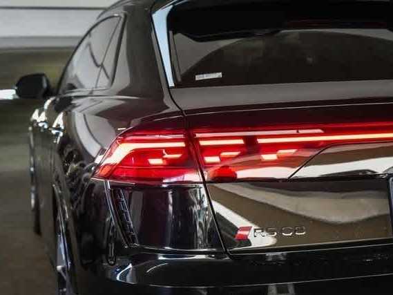 Thumbnail: 2025 Audi RS Q8 - 10