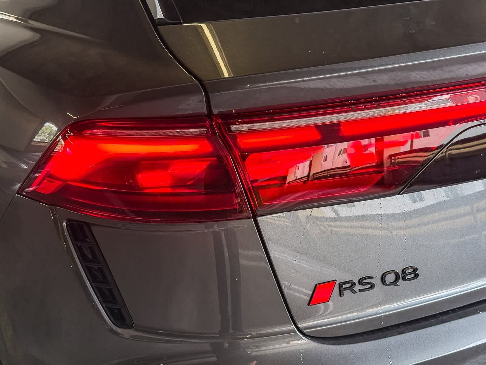 Thumbnail: 2026 Audi RS Q8 - 7