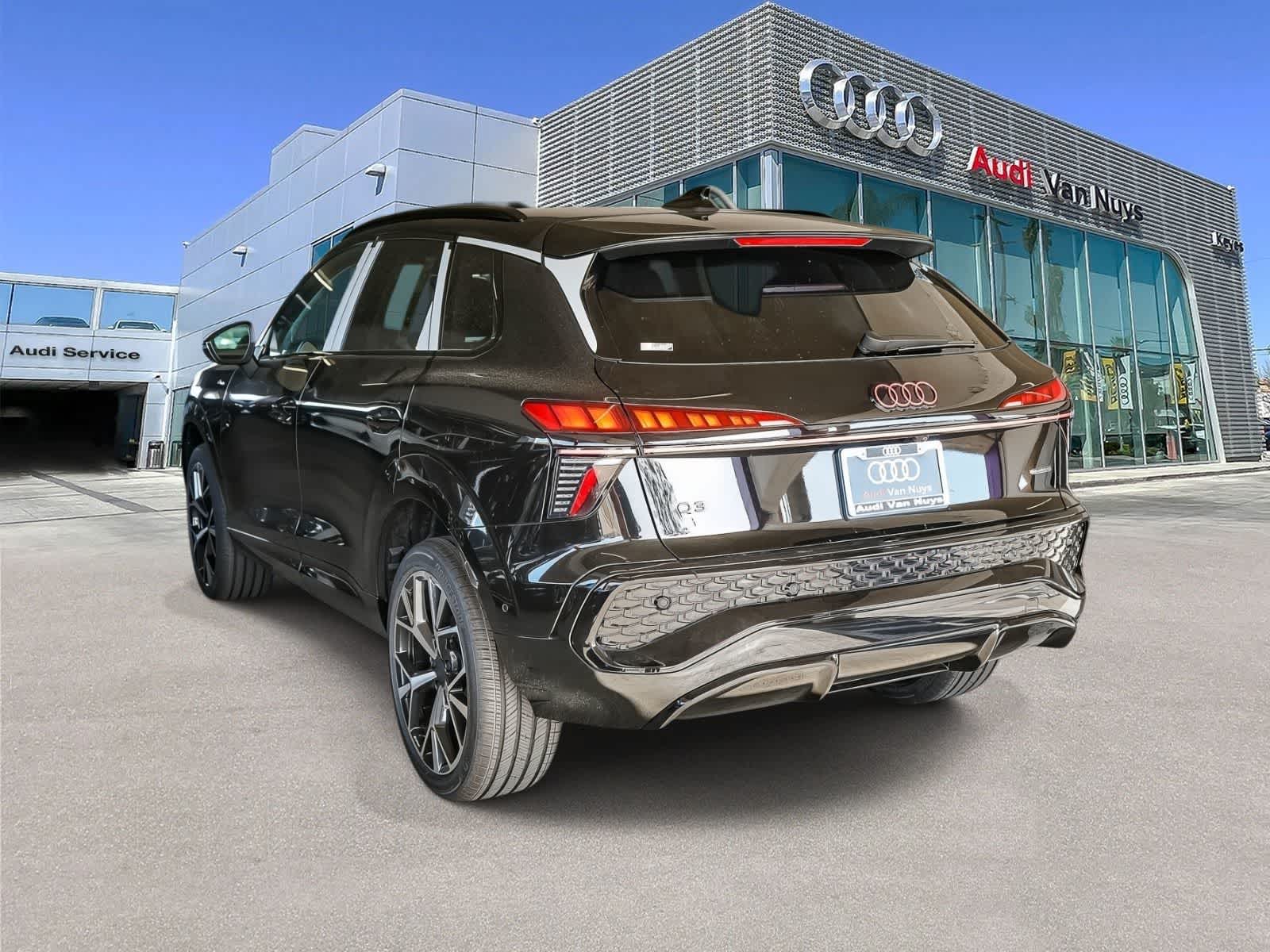 Thumbnail: 2026 Audi Q3 - 6