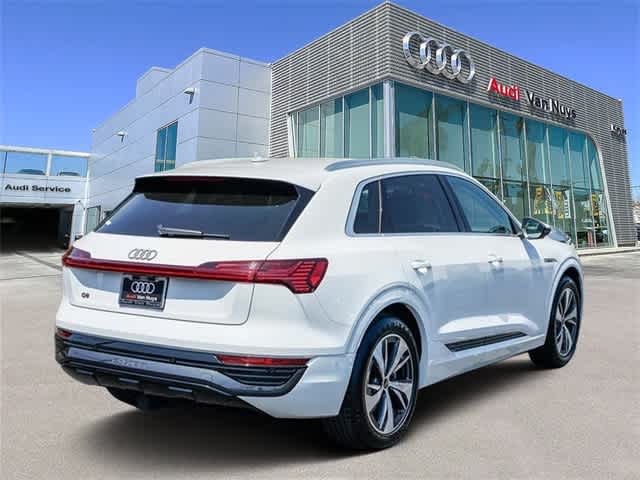 Thumbnail: 2024 Audi Q8 e-tron - 4