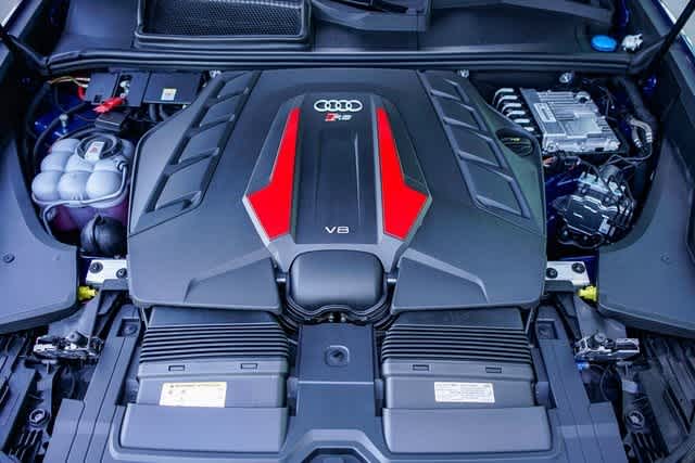 Thumbnail: 2025 Audi RS Q8 - 27