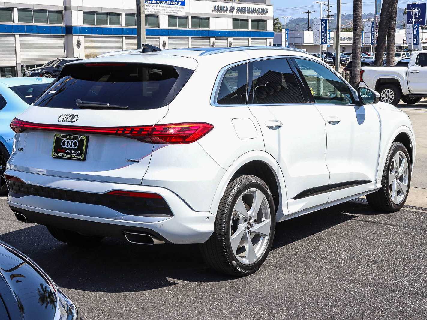 Thumbnail: 2025 Audi Q5 - 4
