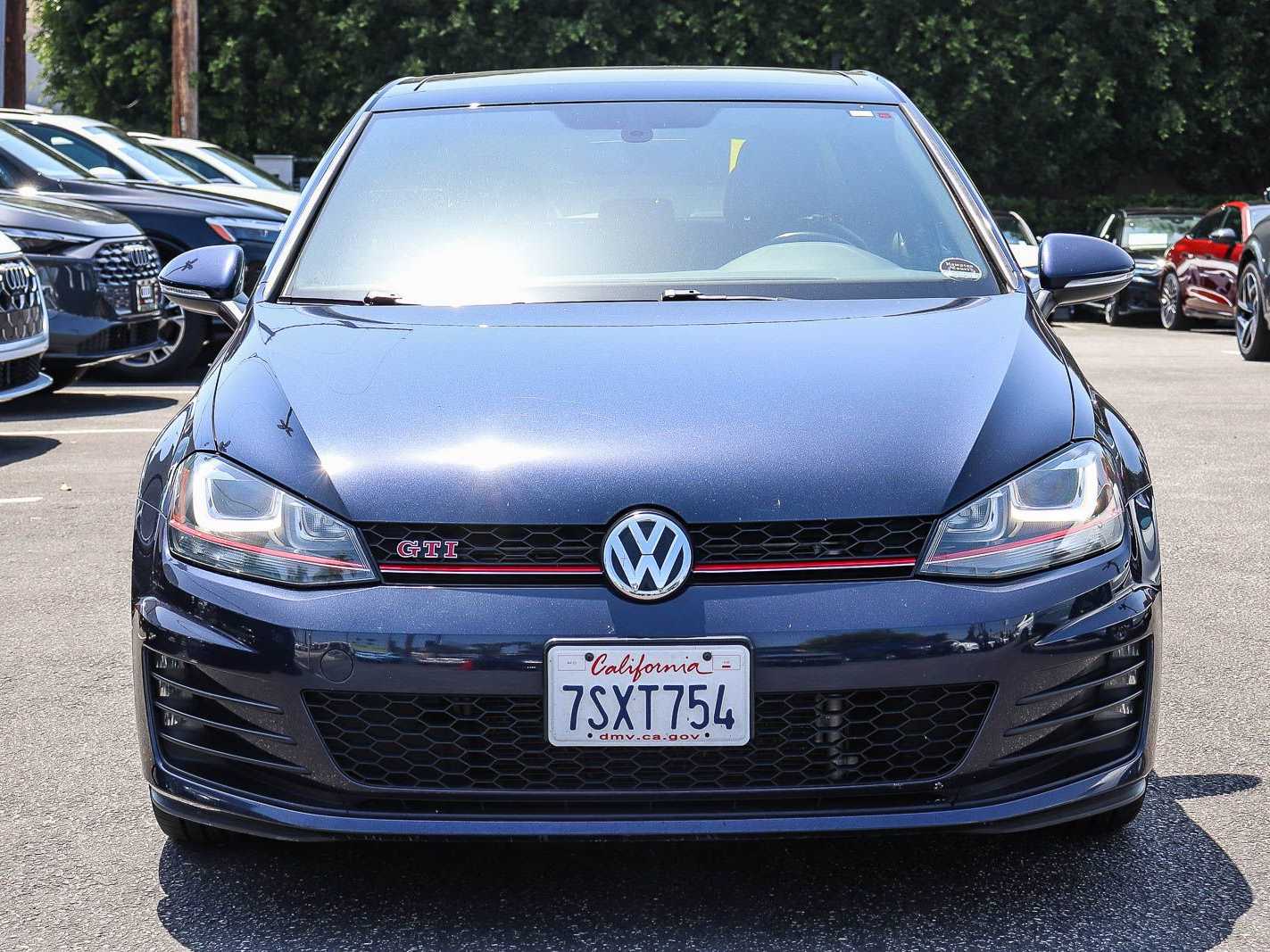Thumbnail: 2016 Volkswagen Golf - 5