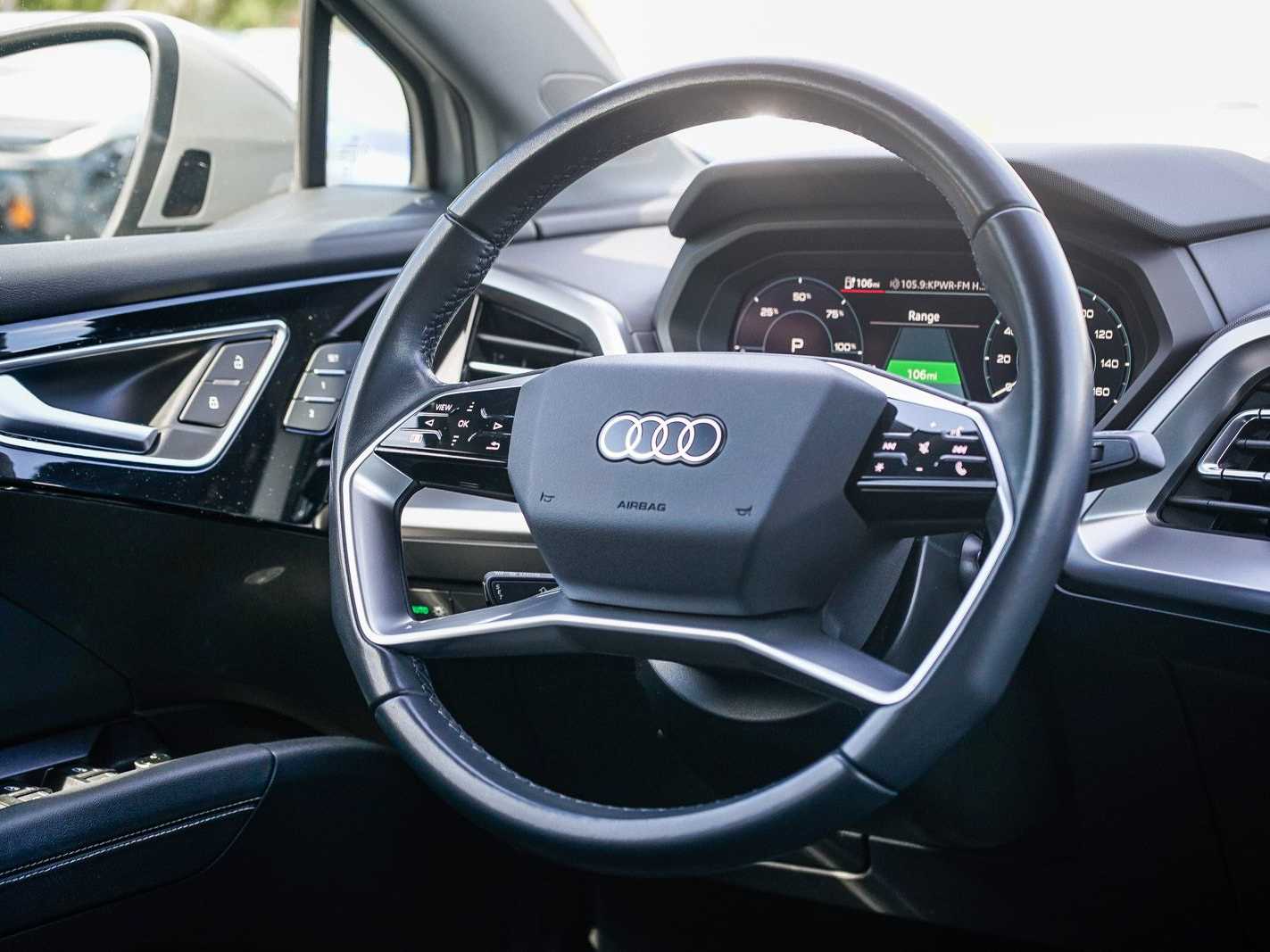 Thumbnail: 2023 Audi Q4 e-tron - 15